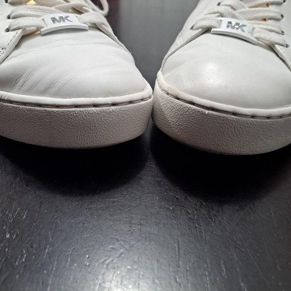 Michael Micael Kors White Sneaker Size 8.5 - Picture 3 of 13